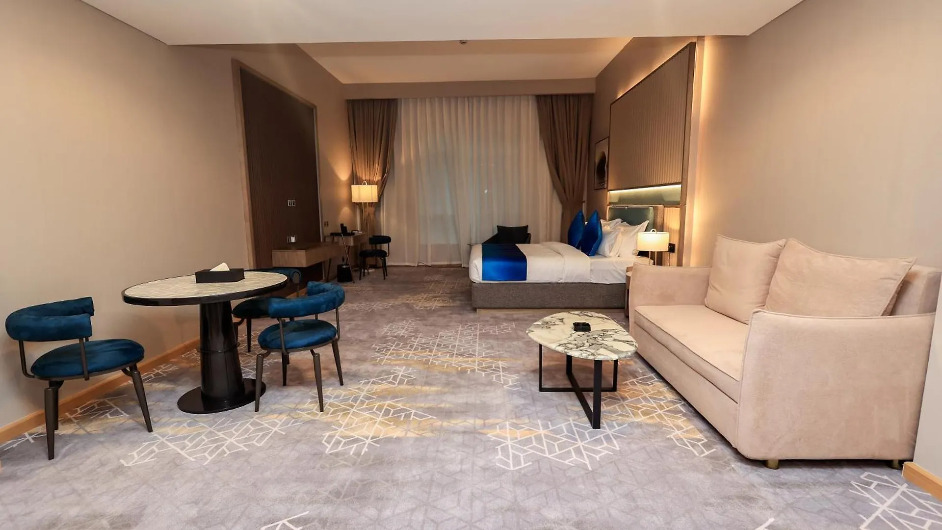 Best Western Premier M Four Hotel Dubai 4*,